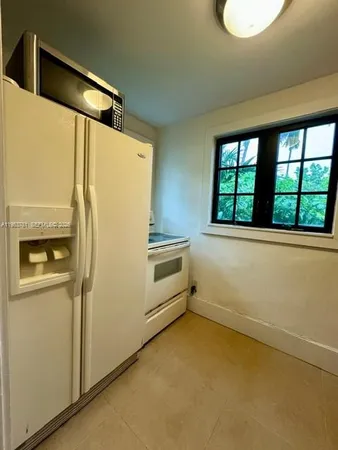 $1,950 | 1015 Genoa Street, Unit 2, Coral Gables, FL 33134