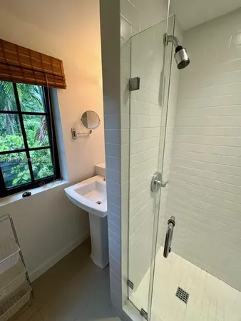 $1,950 | 1015 Genoa Street, Unit 2, Coral Gables, FL 33134