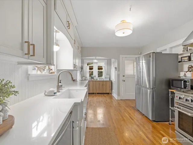 $649,950 | 1301 Oakes Avenue, Everett, WA 98201