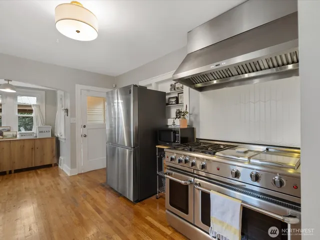 $649,950 | 1301 Oakes Avenue, Everett, WA 98201