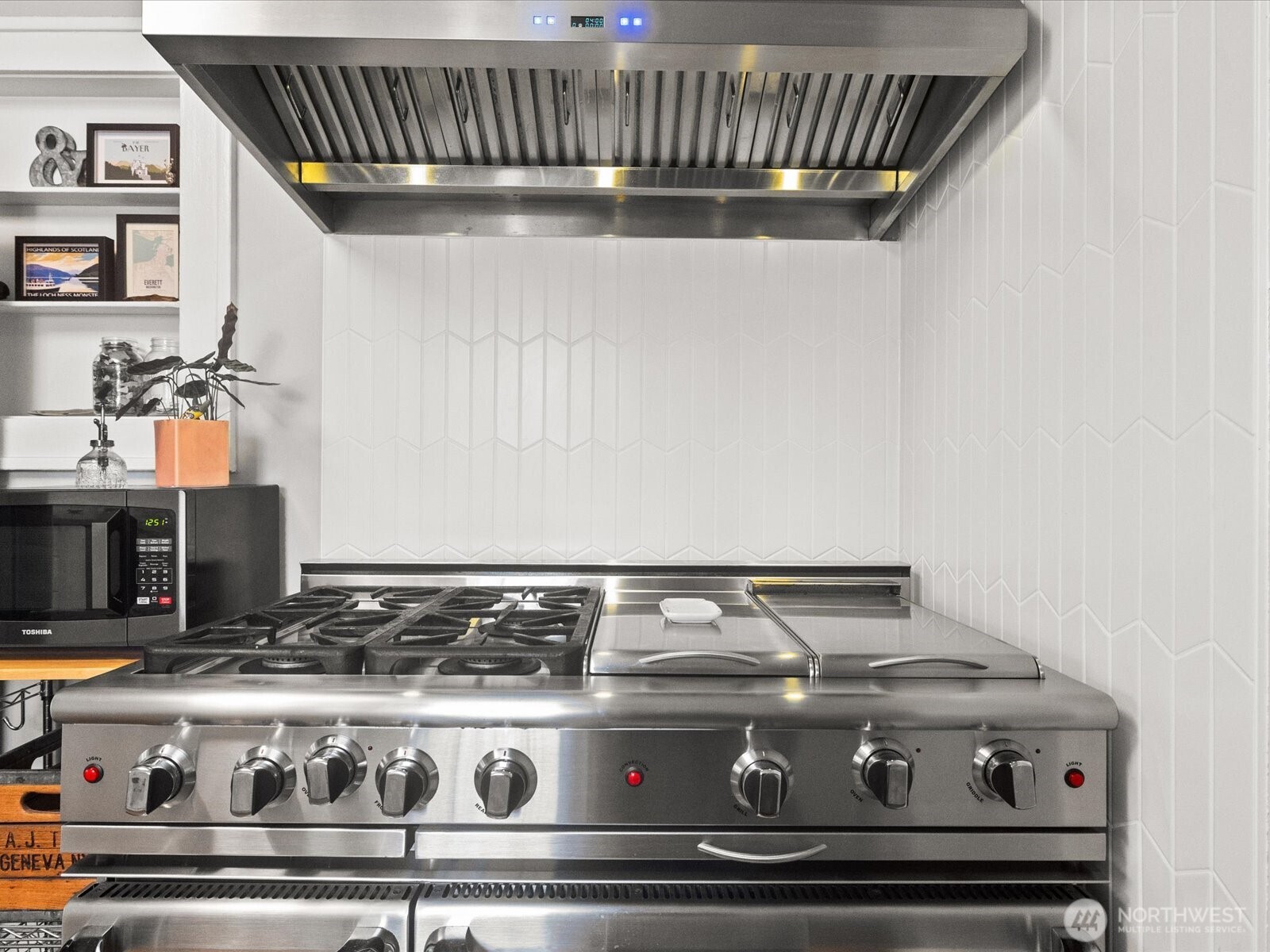 1301 Oakes Avenue Everett, WA 98201 - Photo 19 of 40