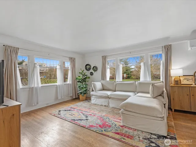 $649,950 | 1301 Oakes Avenue, Everett, WA 98201