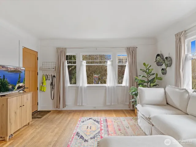 $649,950 | 1301 Oakes Avenue, Everett, WA 98201