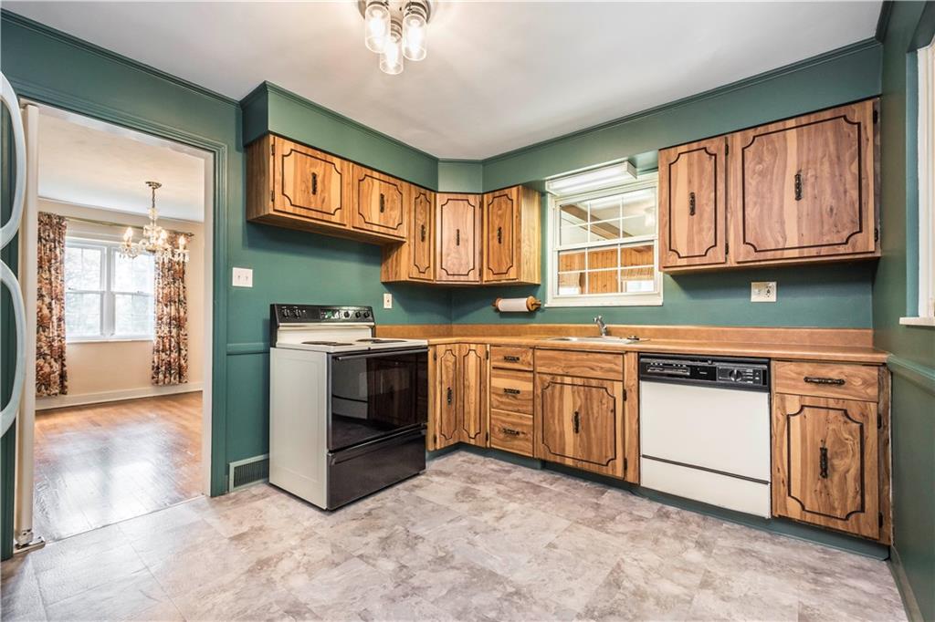 205 Navajo Road Pittsburgh, PA 15241 - Photo 6 of 17