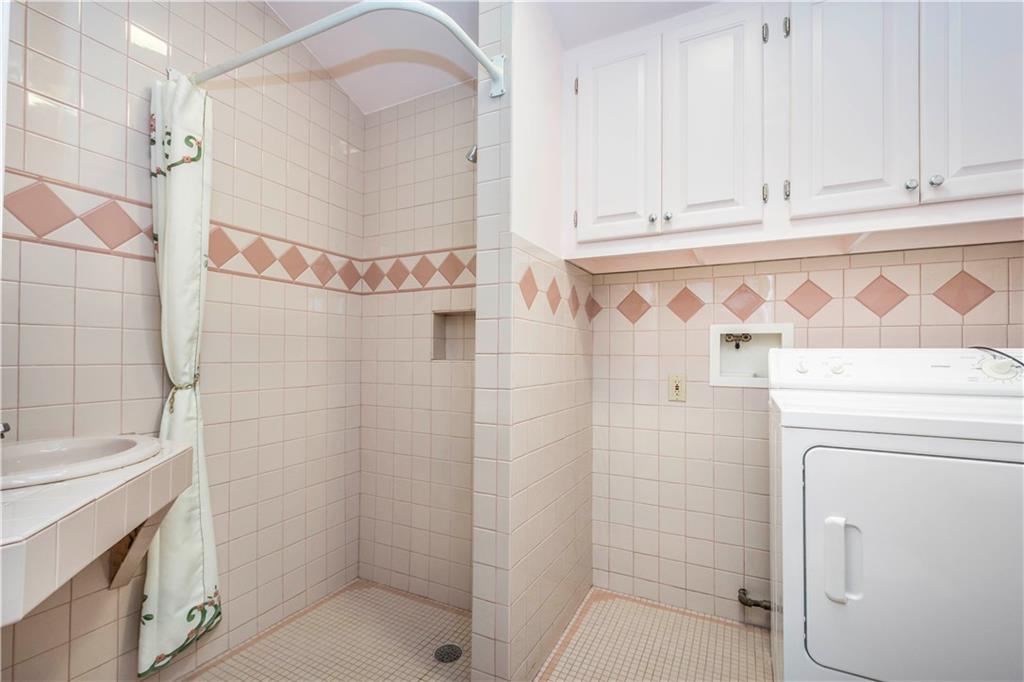 205 Navajo Road Pittsburgh, PA 15241 - Photo 10 of 17