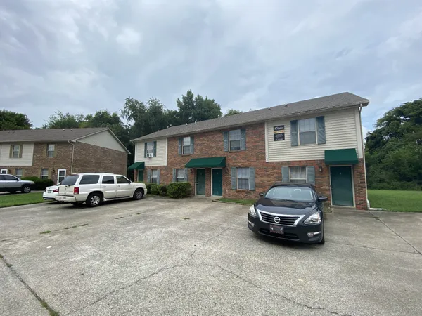$850 | 117 Hickory Trace Road, Unit 4, Clarksville, TN 37040