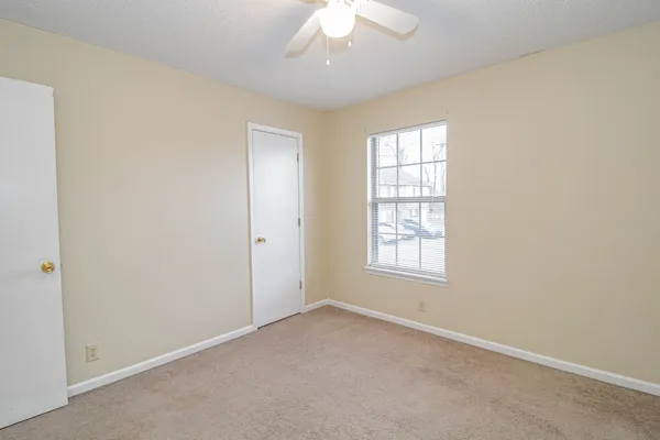 $850 | 117 Hickory Trace Road, Unit 4, Clarksville, TN 37040