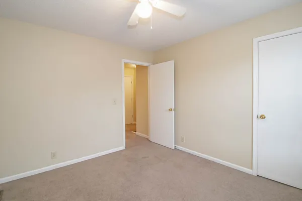 $850 | 117 Hickory Trace Road, Unit 4, Clarksville, TN 37040