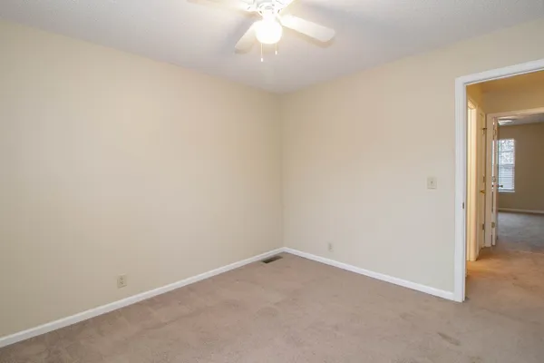 $850 | 117 Hickory Trace Road, Unit 4, Clarksville, TN 37040