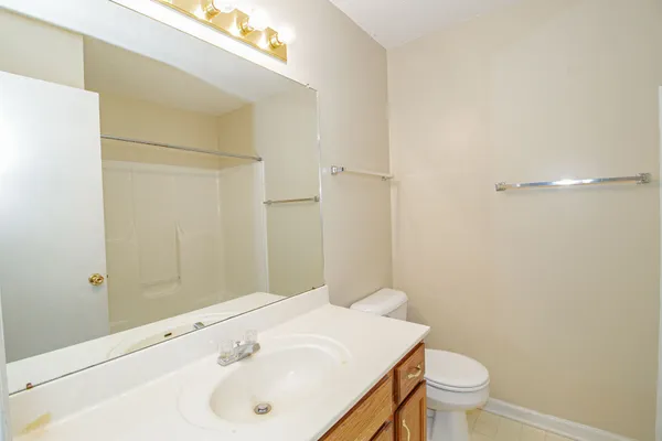 $850 | 117 Hickory Trace Road, Unit 4, Clarksville, TN 37040