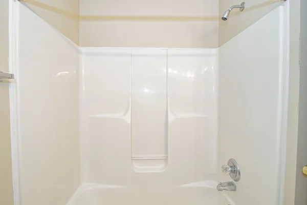 $850 | 117 Hickory Trace Road, Unit 4, Clarksville, TN 37040