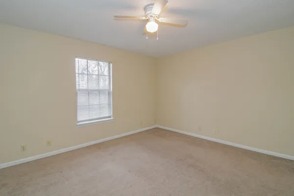 $850 | 117 Hickory Trace Road, Unit 4, Clarksville, TN 37040