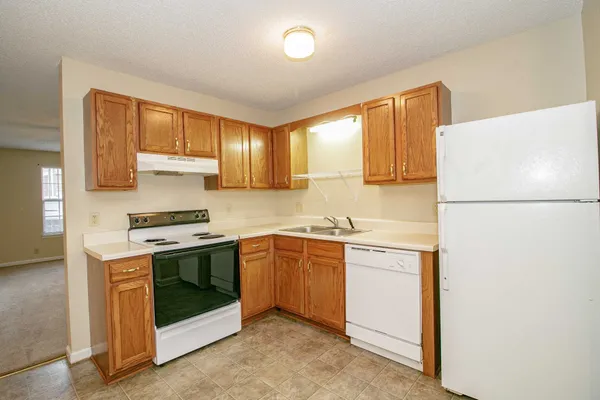 $850 | 117 Hickory Trace Road, Unit 4, Clarksville, TN 37040