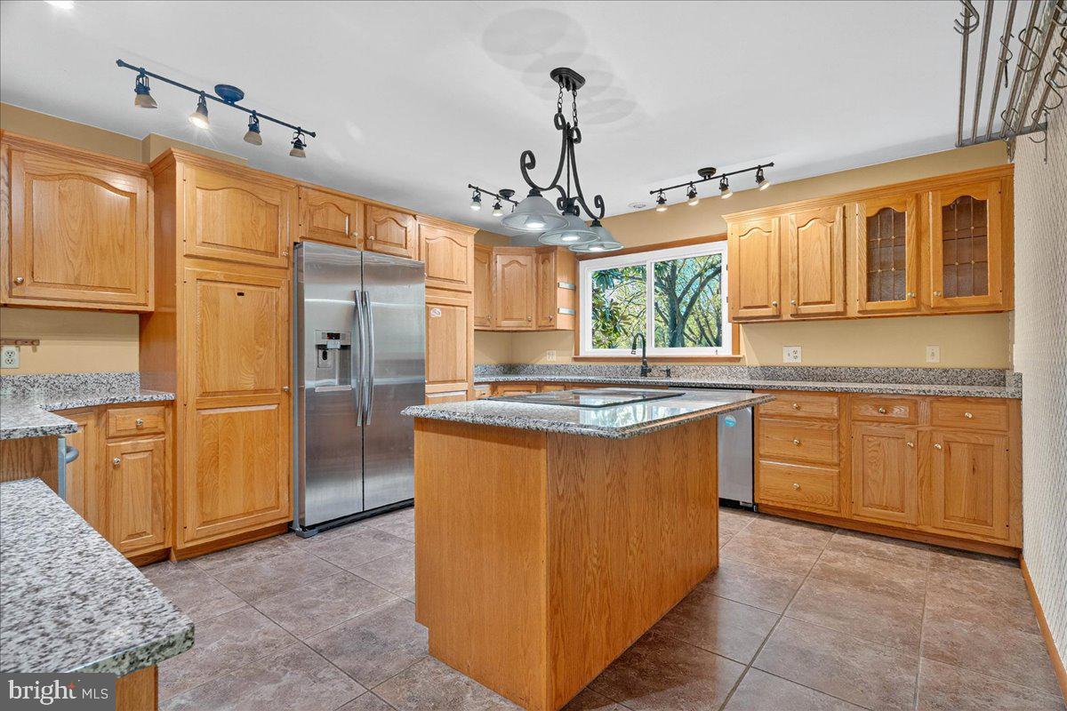 121 Midway Road Phoenixville, PA 19460 - Photo 15 of 55 Kitchen