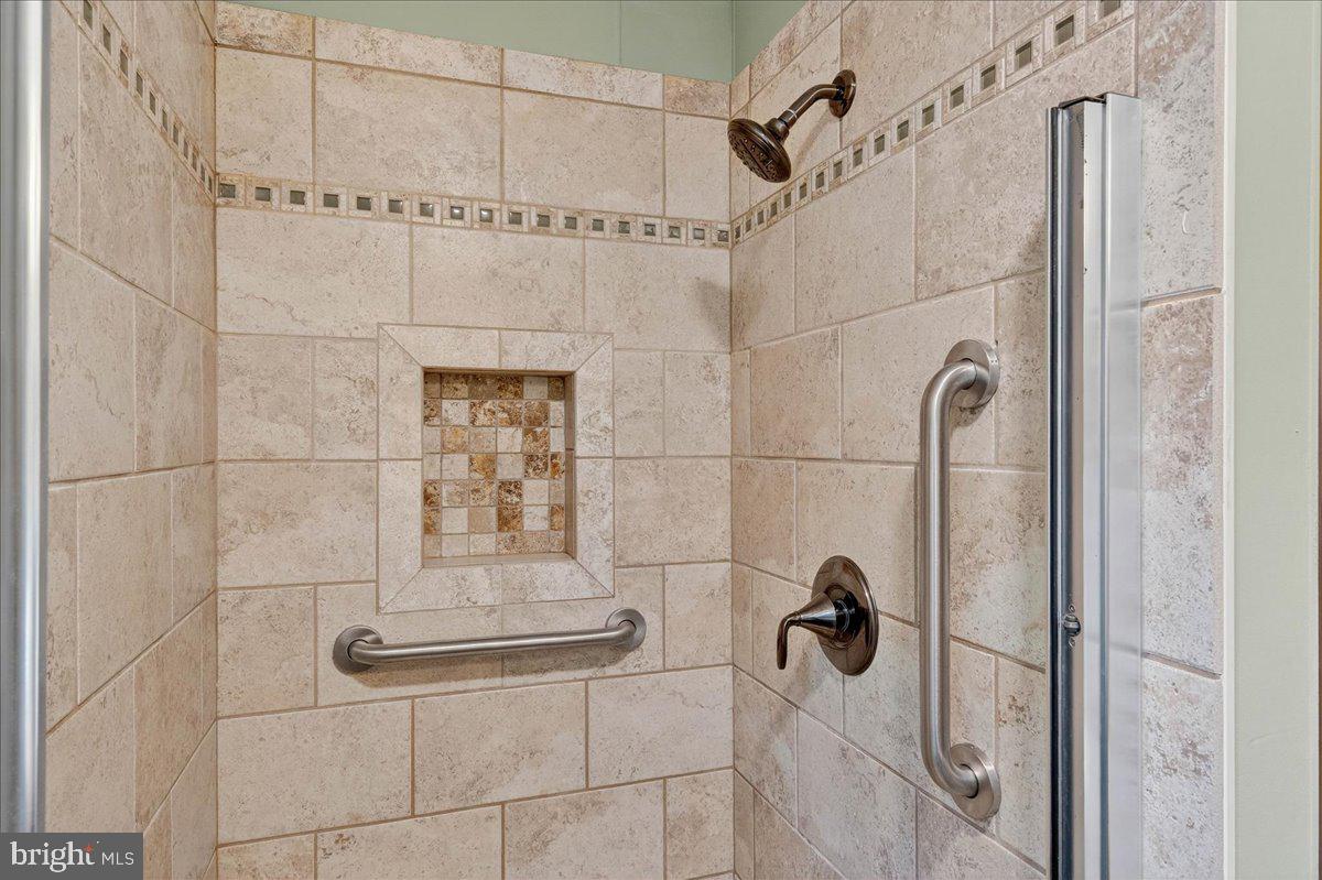 121 Midway Road Phoenixville, PA 19460 - Photo 21 of 55 Primary ensuite