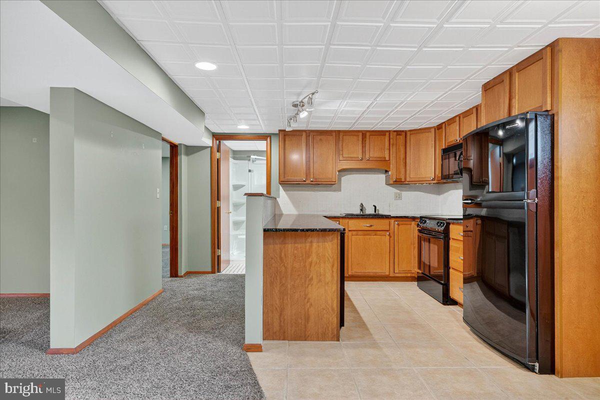 121 Midway Road Phoenixville, PA 19460 - Photo 28 of 55 In-law suite full kitchen