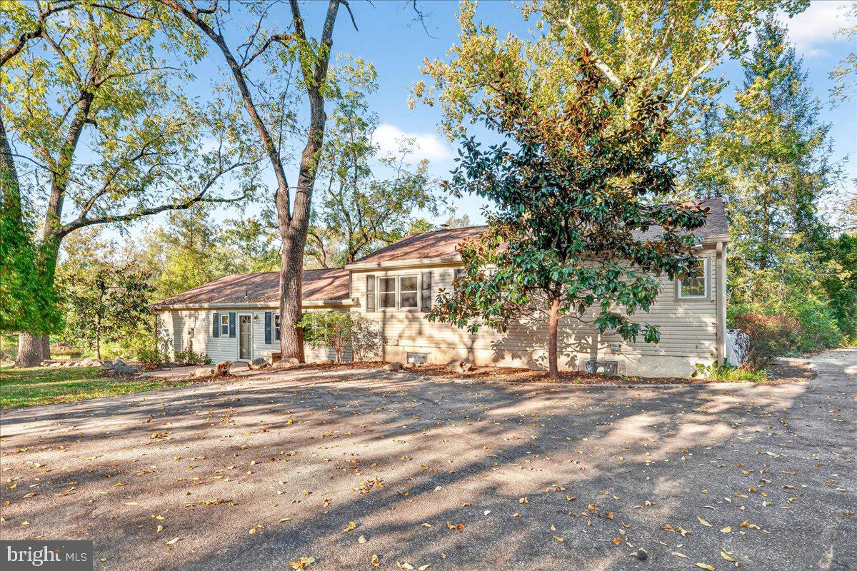 121 Midway Road Phoenixville, PA 19460 - Photo 3 of 55 121 MIDWAY RD