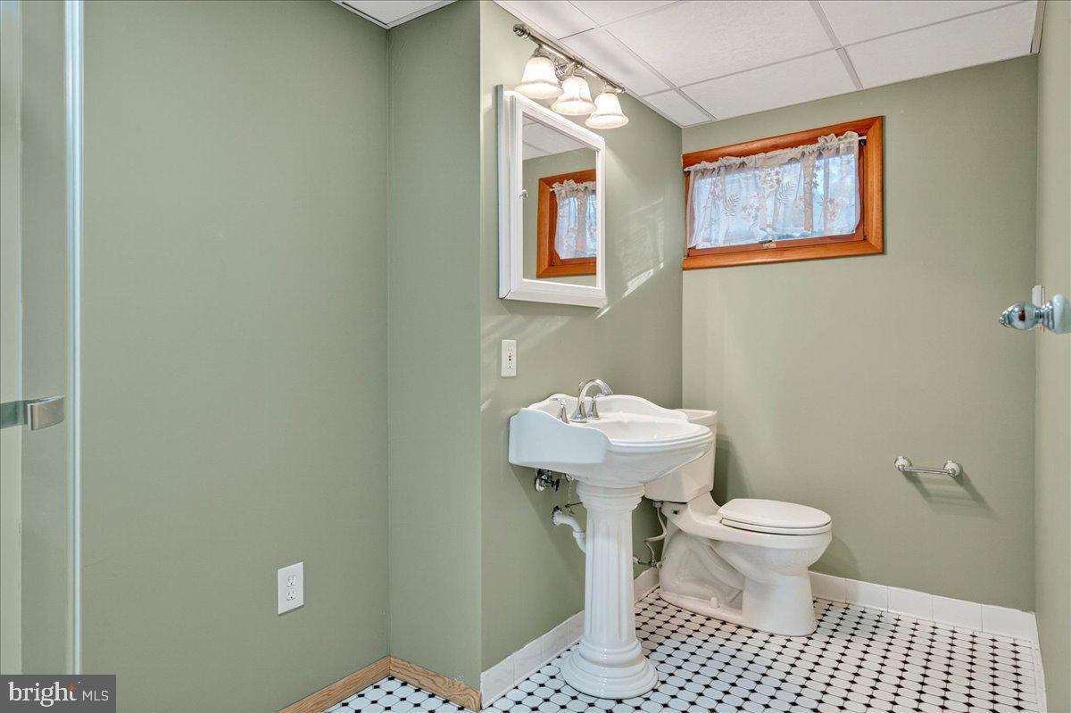 121 Midway Road Phoenixville, PA 19460 - Photo 33 of 55 In-law suite full bathroom