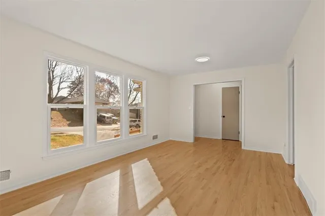 $289,900 | 6016 East 107th Terrace, Kansas City, MO 64134