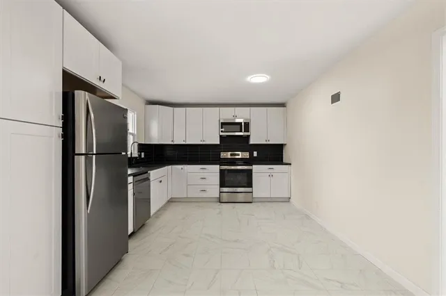 $289,900 | 6016 East 107th Terrace, Kansas City, MO 64134