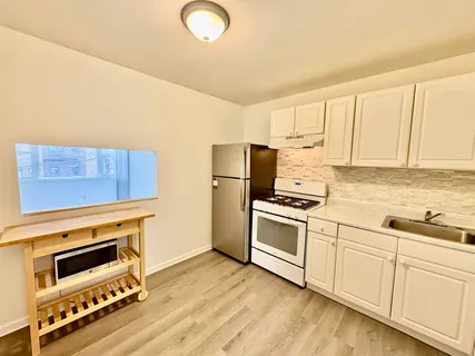 $1,895 | 105 Columbia Avenue, Unit 2, Jersey City, NJ 07307