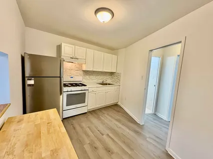$1,895 | 105 Columbia Avenue, Unit 2, Jersey City, NJ 07307