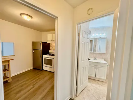 $1,895 | 105 Columbia Avenue, Unit 2, Jersey City, NJ 07307