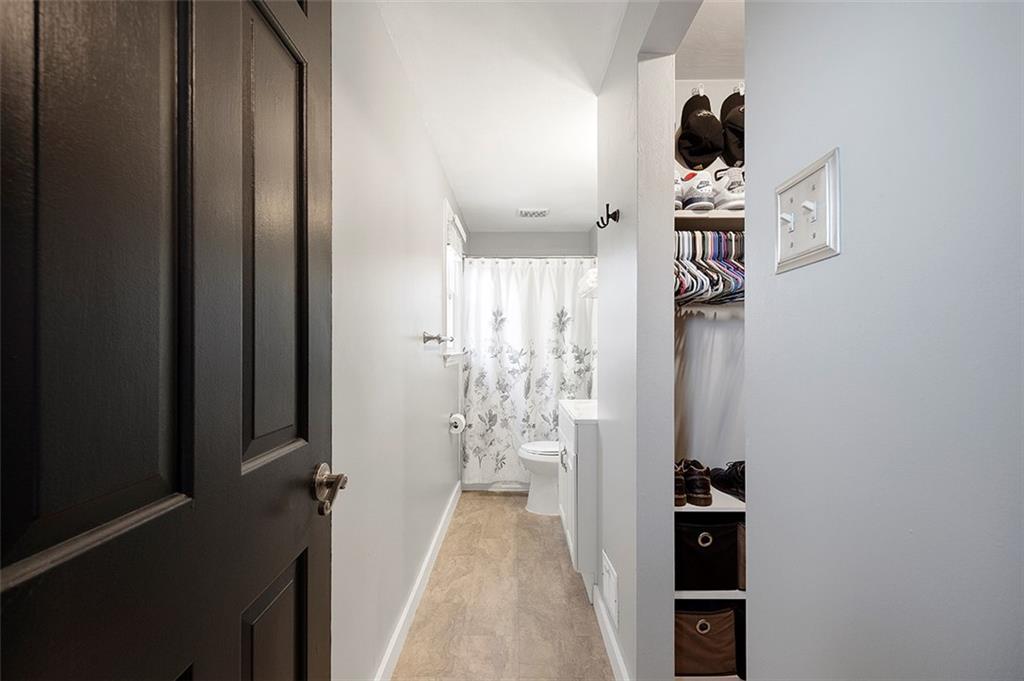 196 Cochran Road Pittsburgh, PA 15228 - Photo 16 of 25 a view of hallway with walk in closet