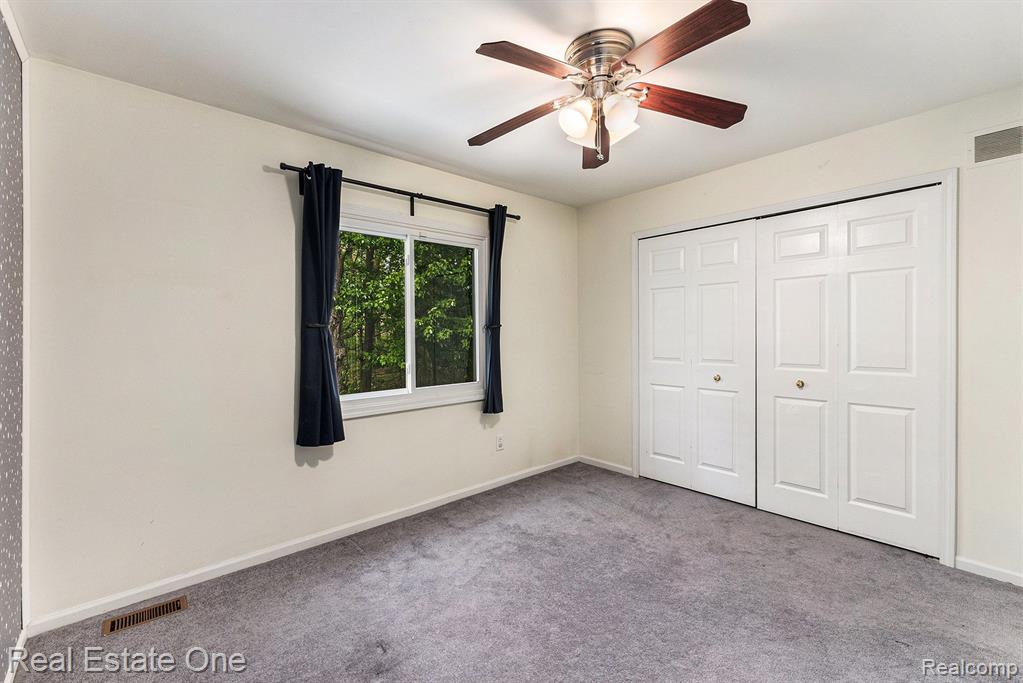 724 Woodfield Way Rochester Hills, MI 48307 - Photo 18 of 27