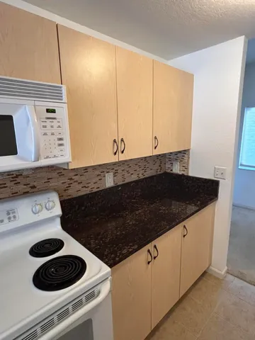 $1,900 | 3474 Cypress Trail, Unit 201, West Palm Beach, FL 33417