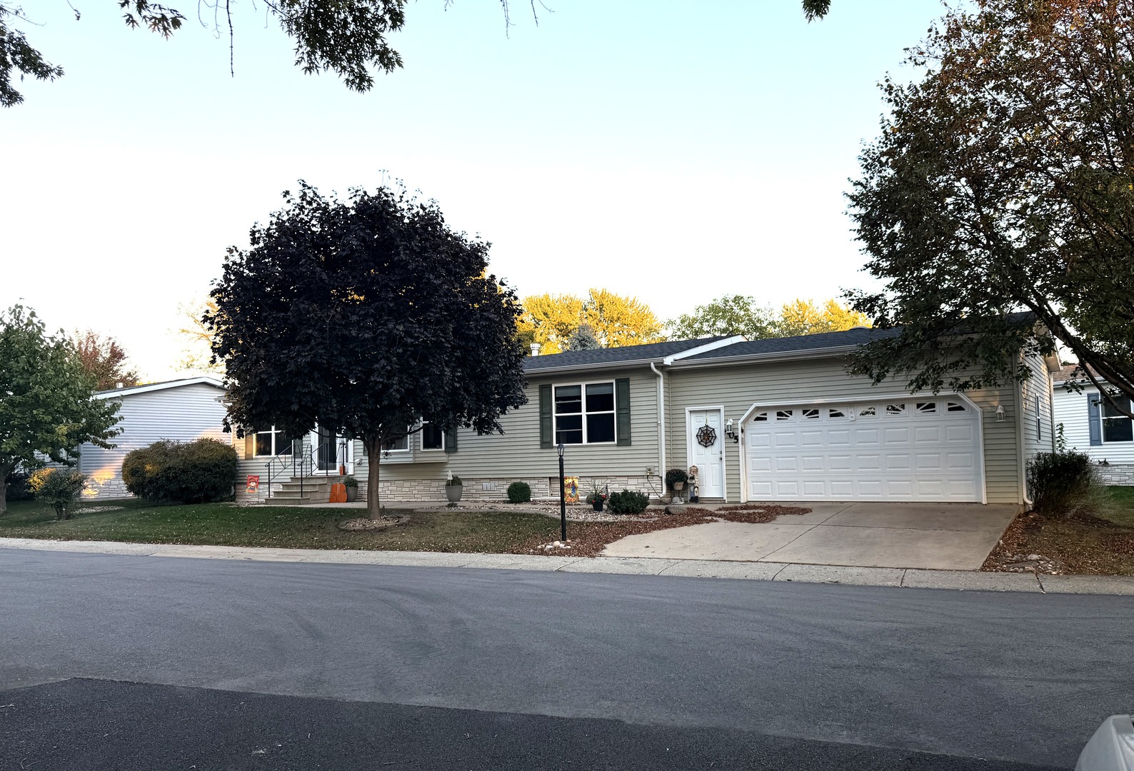 a view of a house with a outdoor space