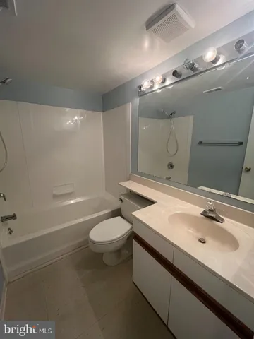 $225,000 | 6079 Majors Lane, Unit 6 M6, Columbia, MD 21045