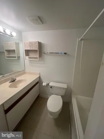 $225,000 | 6079 Majors Lane, Unit 6 M6, Columbia, MD 21045