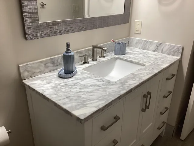 a view of entryway with microwave