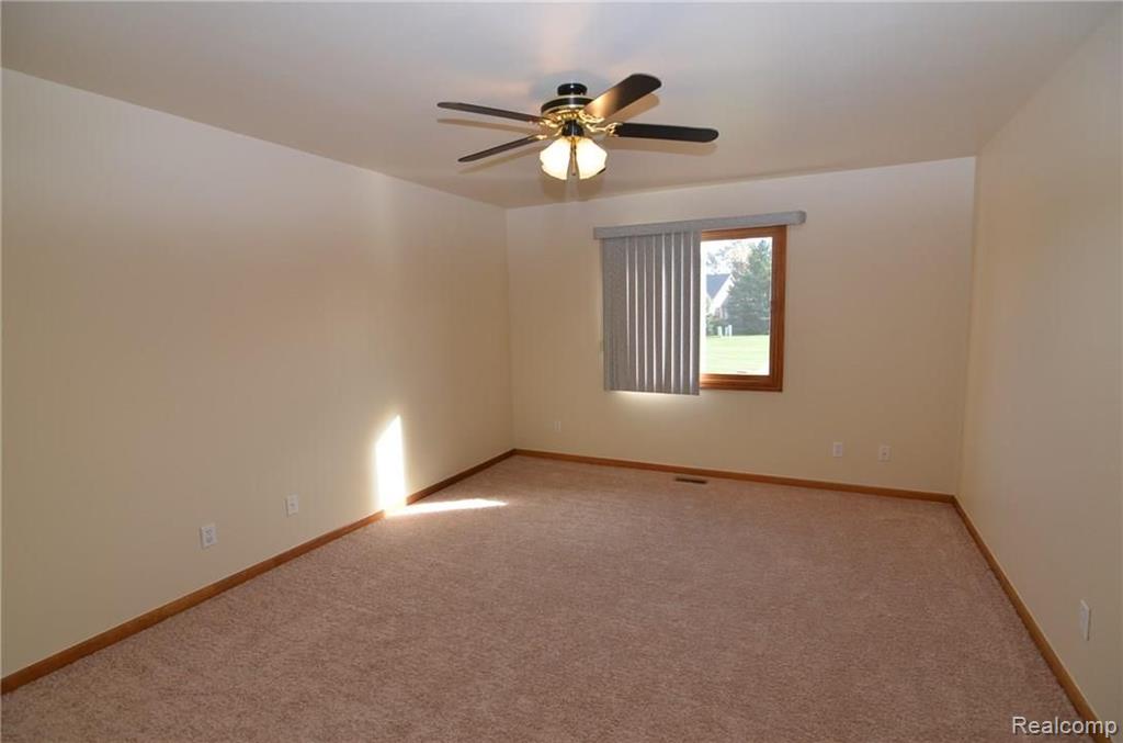 16931 Country Ridge Lane Macomb, MI 48044 - Photo 7 of 26