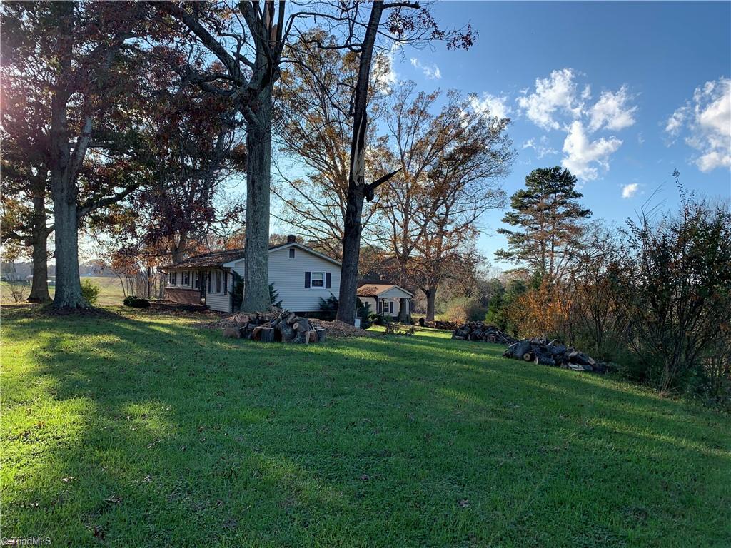 4845 Skylark Road Pfafftown, NC 27040 - Photo 2 of 22 Gallery Image 2