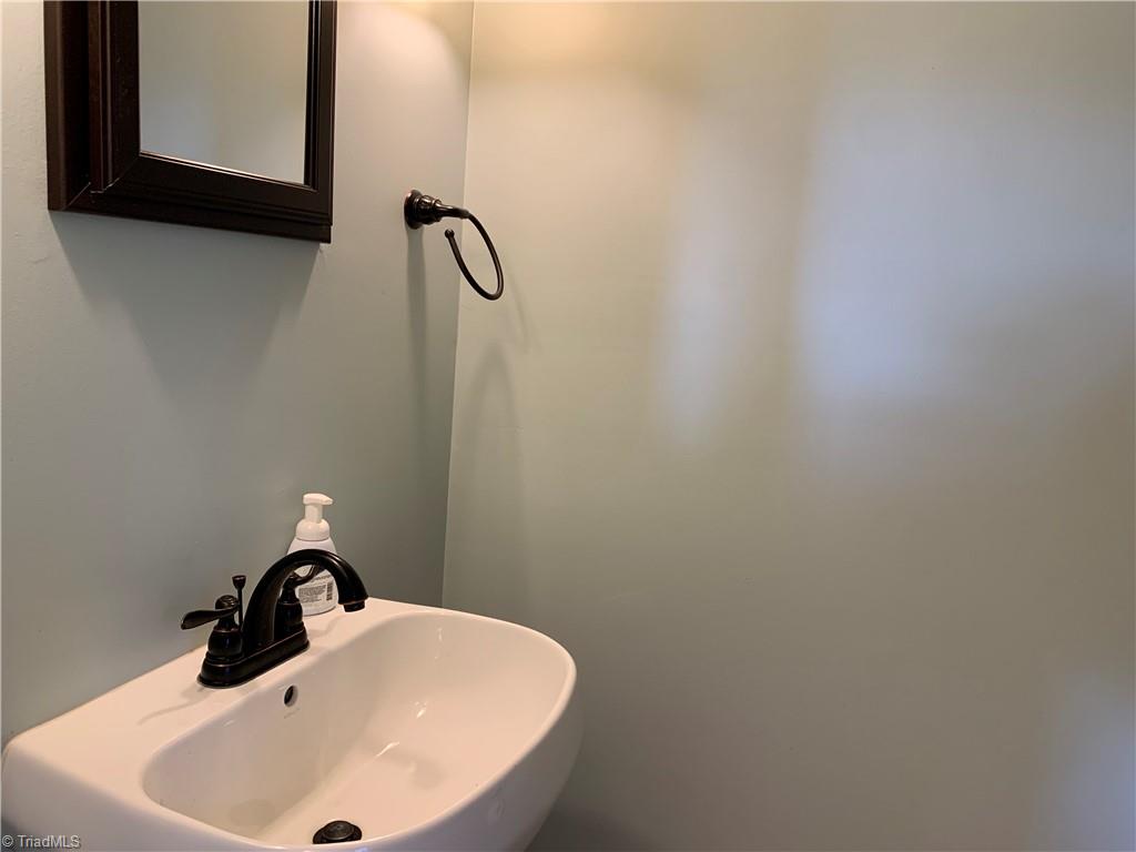 4845 Skylark Road Pfafftown, NC 27040 - Photo 16 of 22 Gallery Image 16