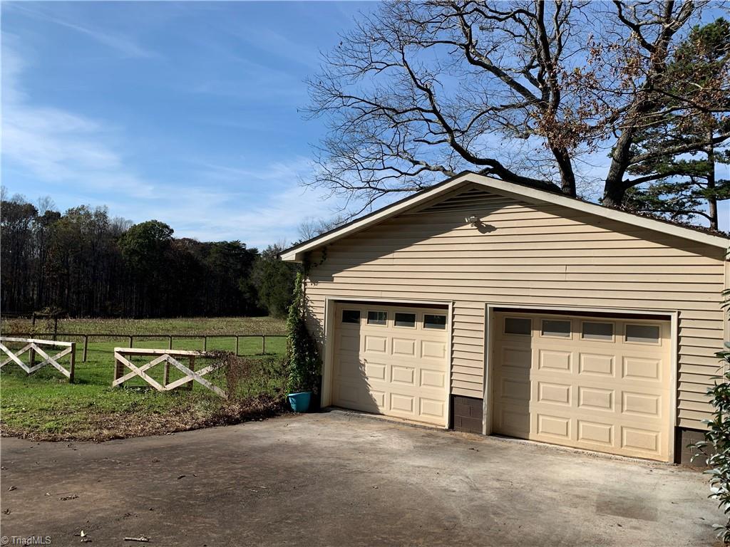 4845 Skylark Road Pfafftown, NC 27040 - Photo 18 of 22 Gallery Image 18