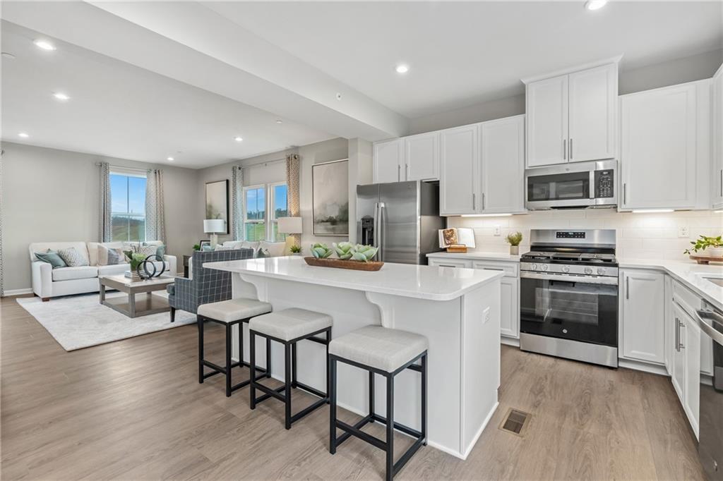 8008 Chief Way Mars, PA 16046 - Photo 3 of 17