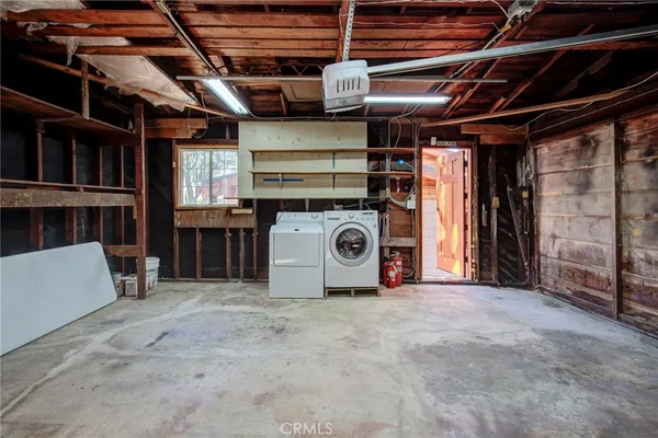 $1,675,000 | 3950 De Longpre Avenue, Los Angeles, CA 90027