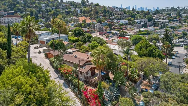$1,675,000 | 3950 De Longpre Avenue, Los Angeles, CA 90027