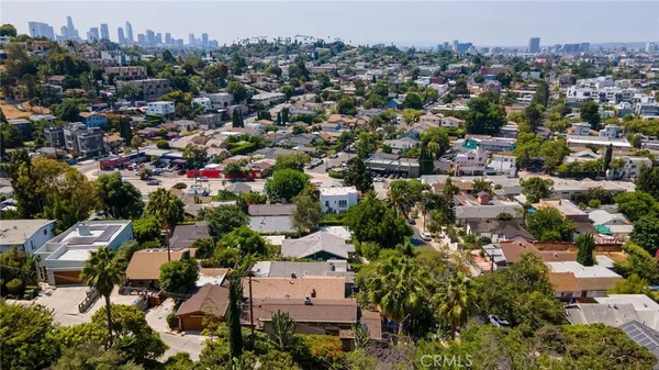 $1,675,000 | 3950 De Longpre Avenue, Los Angeles, CA 90027