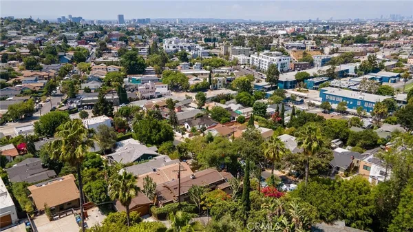 $1,675,000 | 3950 De Longpre Avenue, Los Angeles, CA 90027