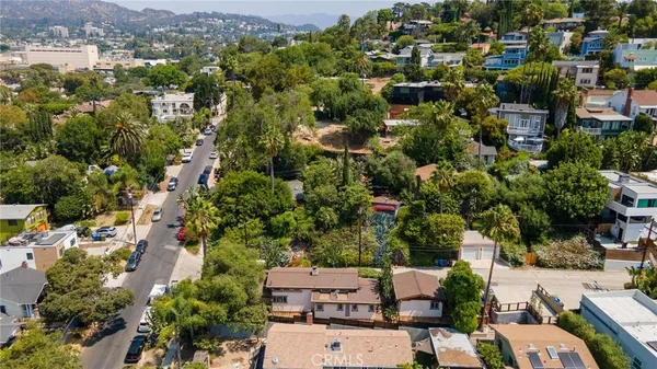 $1,675,000 | 3950 De Longpre Avenue, Los Angeles, CA 90027