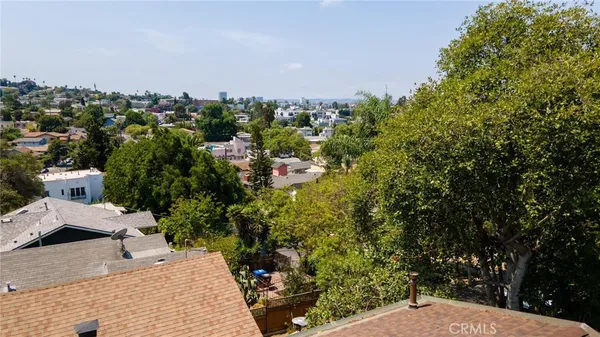 $1,675,000 | 3950 De Longpre Avenue, Los Angeles, CA 90027