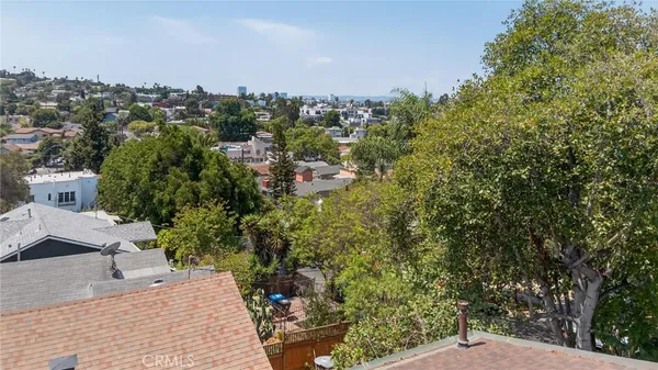 $1,675,000 | 3950 De Longpre Avenue, Los Angeles, CA 90027
