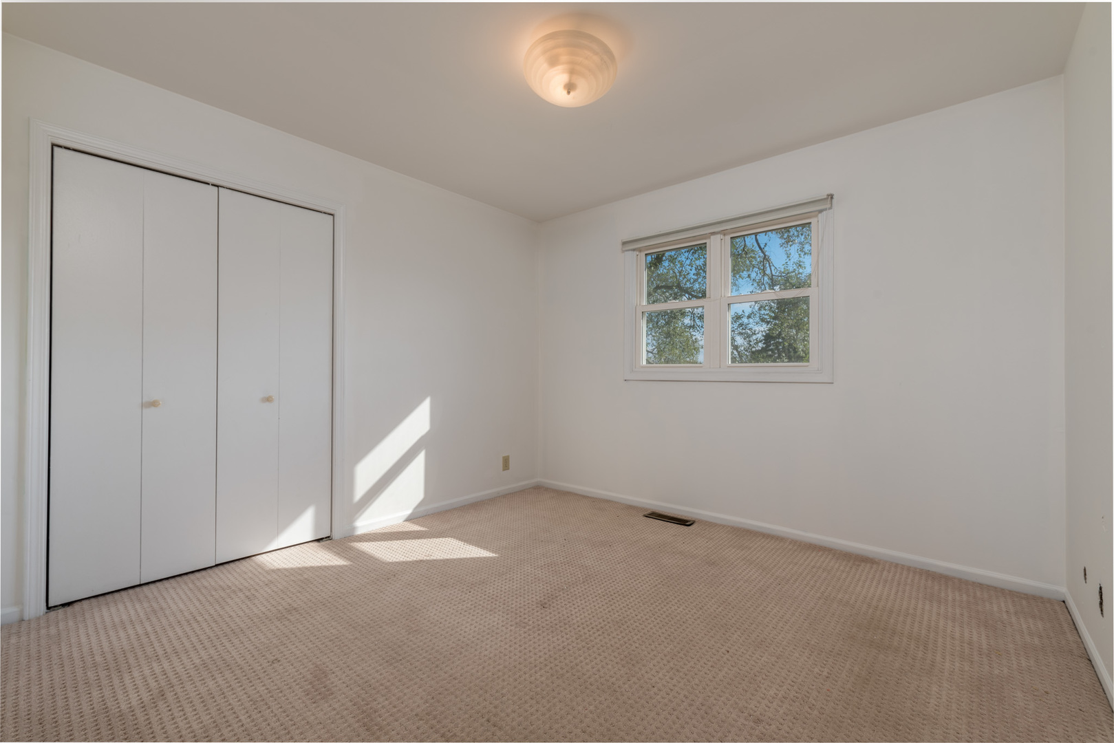40W977 Plank Road Elgin, IL 60124 - Photo 16 of 38 an empty room with a window