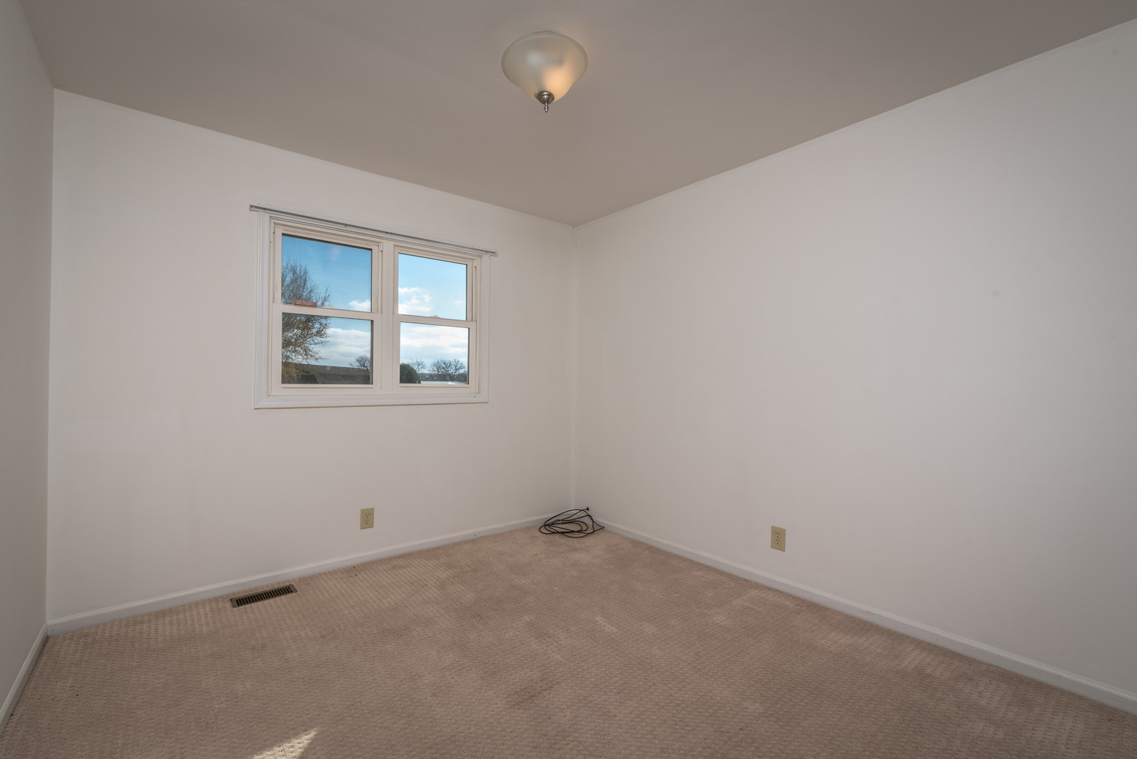 40W977 Plank Road Elgin, IL 60124 - Photo 18 of 38 an empty room with a window