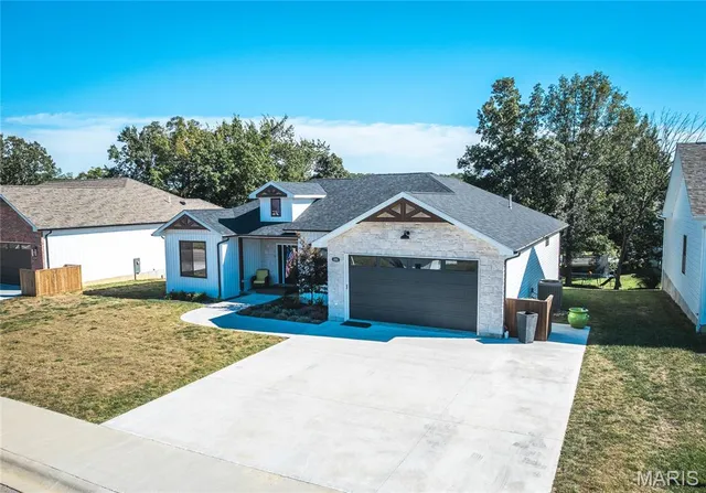 $399,900 | 231 Sunny Drive, Rolla, MO 65401