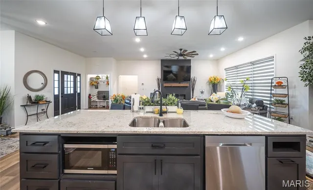 $399,900 | 231 Sunny Drive, Rolla, MO 65401